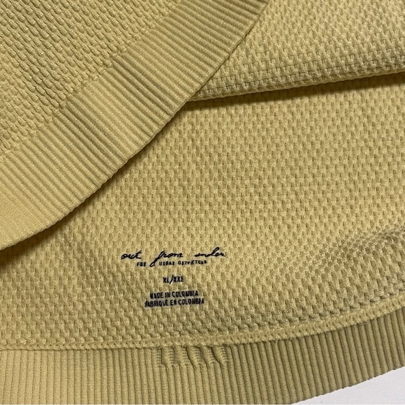 Out From Under Bra Top Seamless Higher Love 
Size XL New With Tags Yellow Yoga - Picture 6 of 8